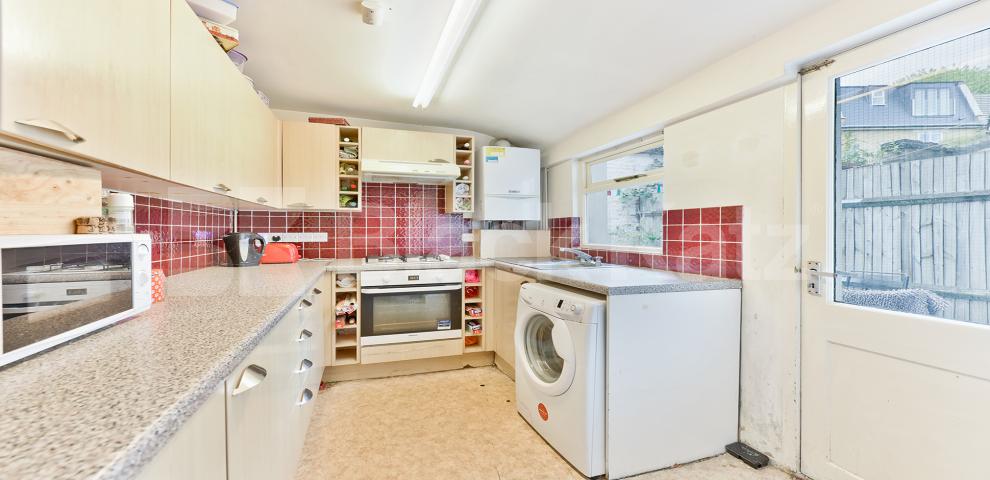 			NEW INSTRUCTION , 4 Bedroom, 2 bath, 1 reception Terraced House			 Henshaw Street, Borough/Elephant and Castle